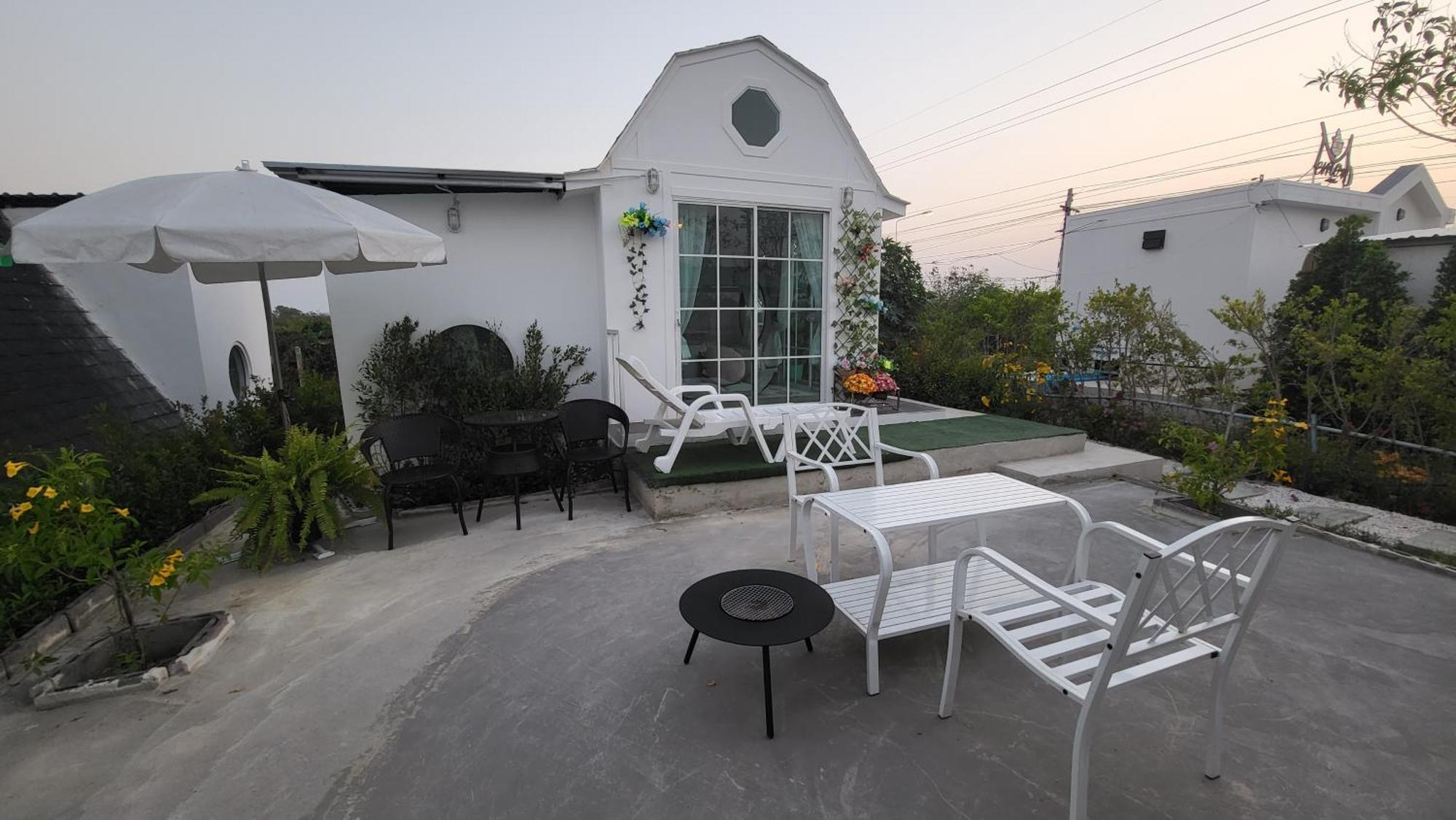 บ้านพักตากอากาศขนาดเล็ก ห่างชายหาดบางเก่า 800 เมตร #Cottage Ban Bo Yai Buitenkant foto
