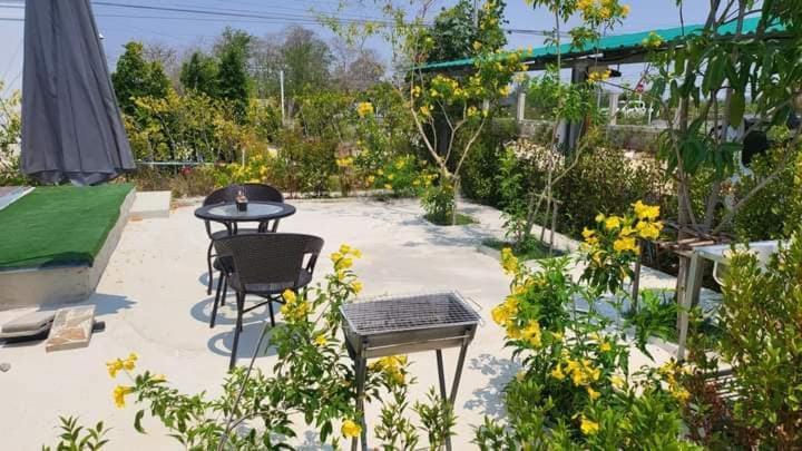 บ้านพักตากอากาศขนาดเล็ก ห่างชายหาดบางเก่า 800 เมตร #Cottage Ban Bo Yai Buitenkant foto