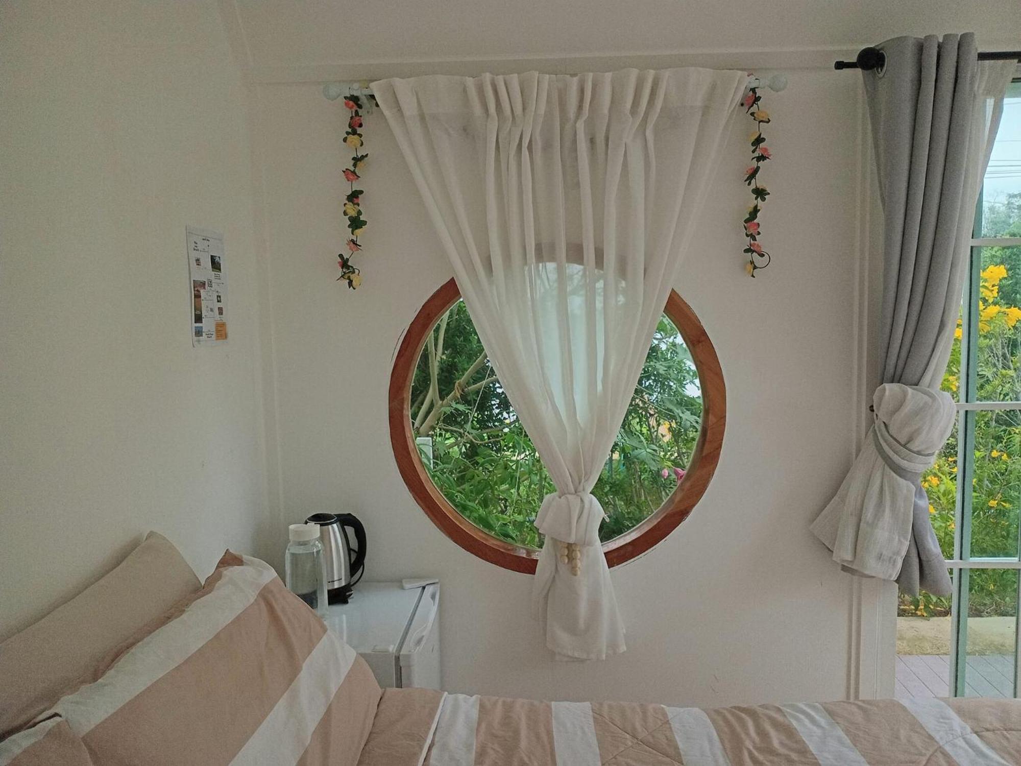 บ้านพักตากอากาศขนาดเล็ก ห่างชายหาดบางเก่า 800 เมตร #Cottage Ban Bo Yai Buitenkant foto