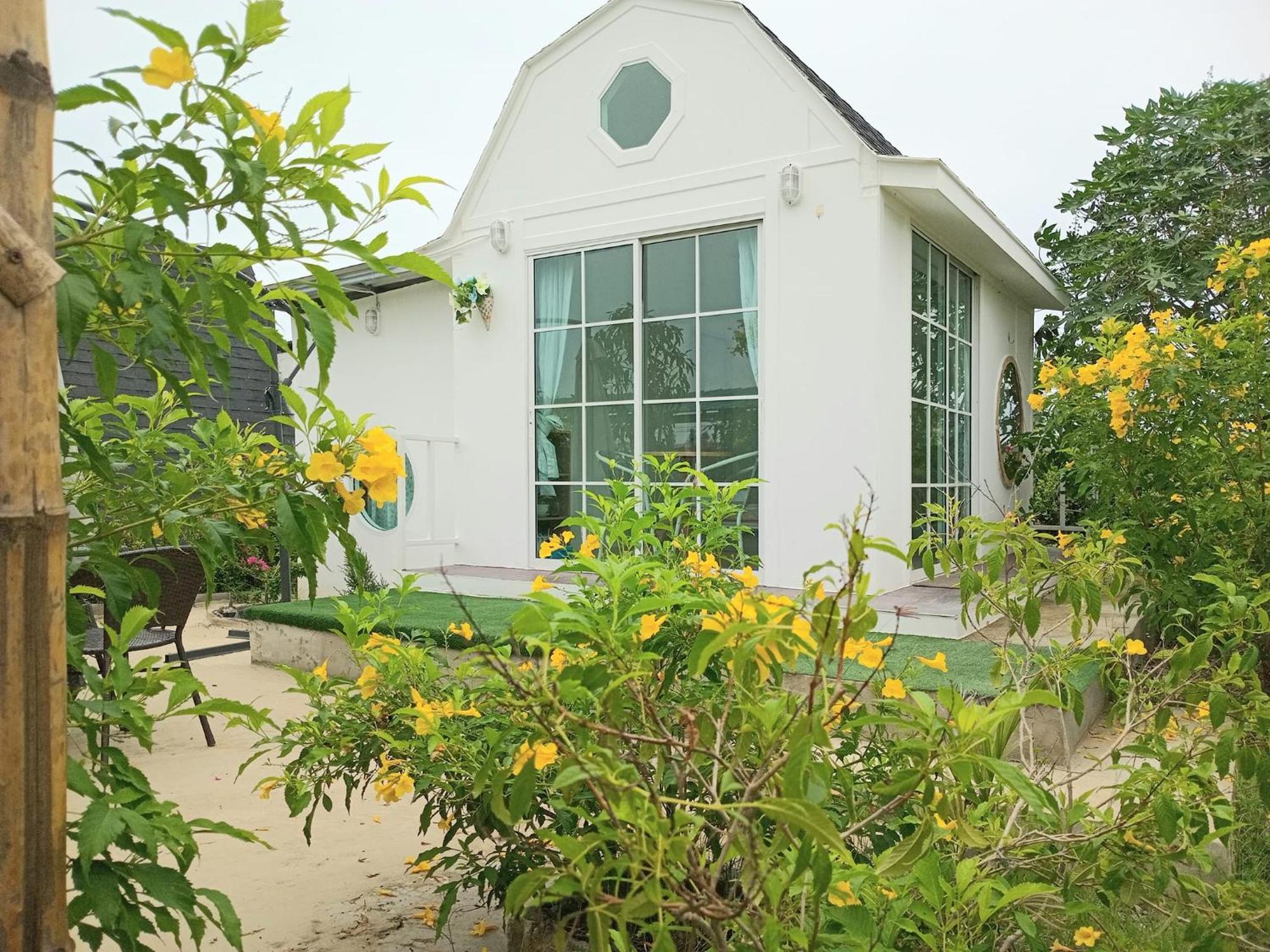 บ้านพักตากอากาศขนาดเล็ก ห่างชายหาดบางเก่า 800 เมตร #Cottage Ban Bo Yai Buitenkant foto
