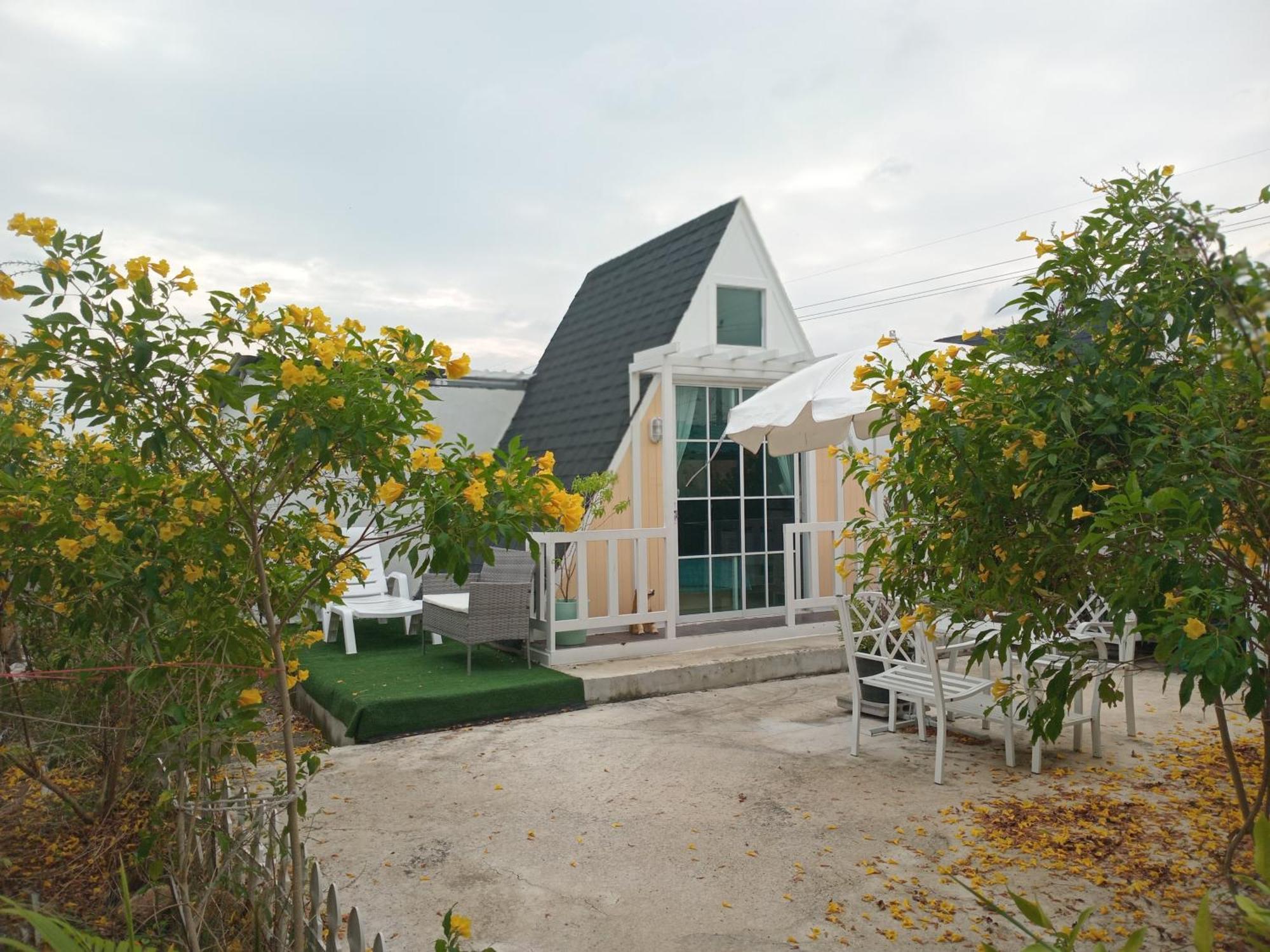 บ้านพักตากอากาศขนาดเล็ก ห่างชายหาดบางเก่า 800 เมตร #Cottage Ban Bo Yai Buitenkant foto