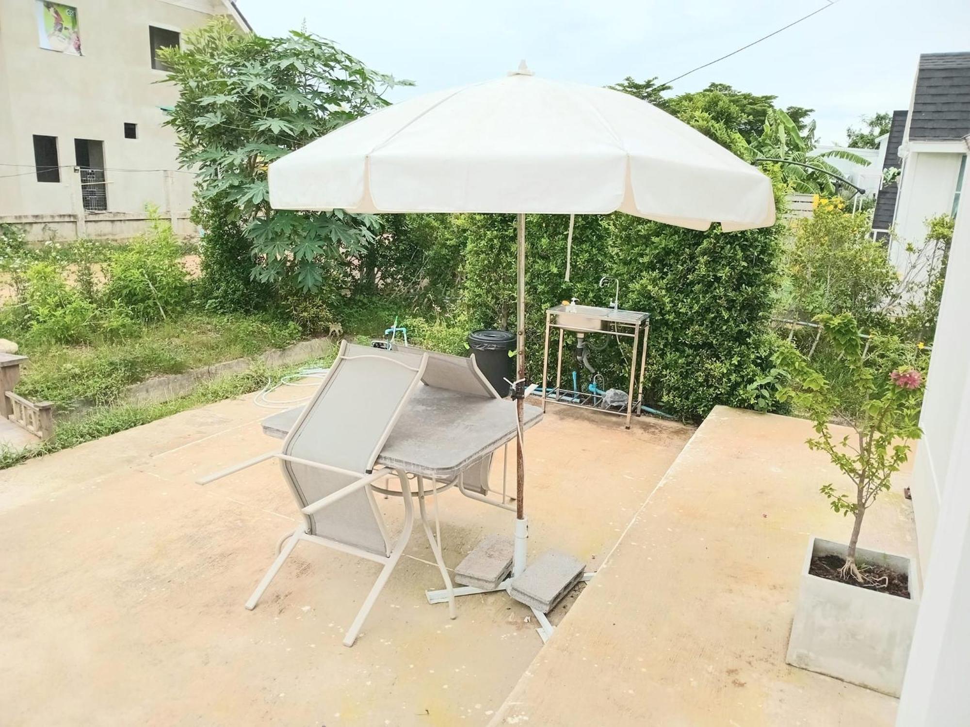บ้านพักตากอากาศขนาดเล็ก ห่างชายหาดบางเก่า 800 เมตร #Cottage Ban Bo Yai Buitenkant foto